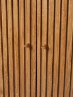Holzschrank