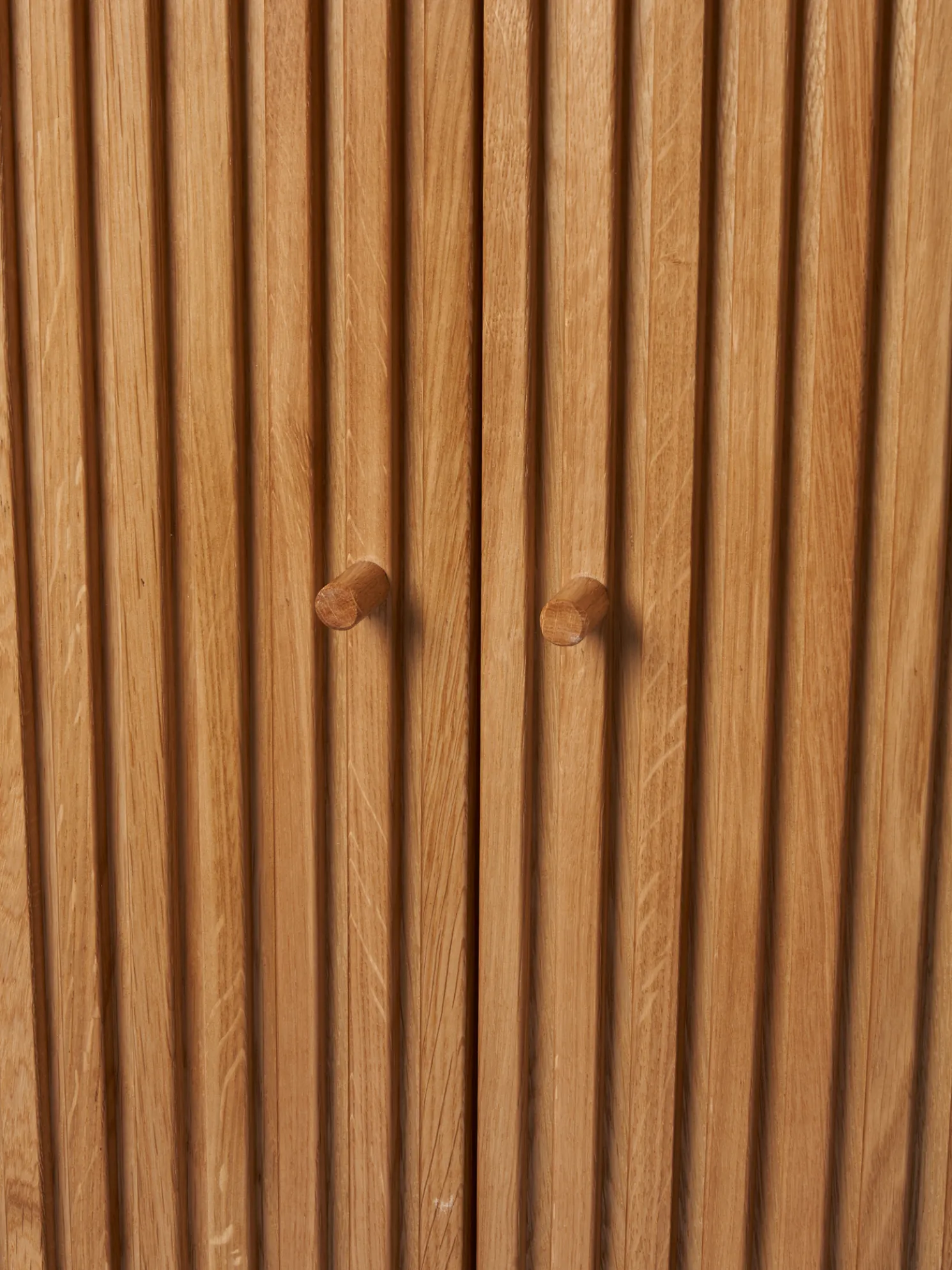 Holzschrank